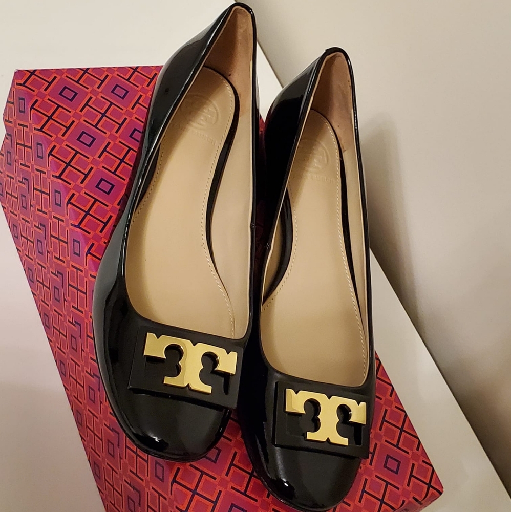 Brand New Tory Burch Black Pumps size 7.5